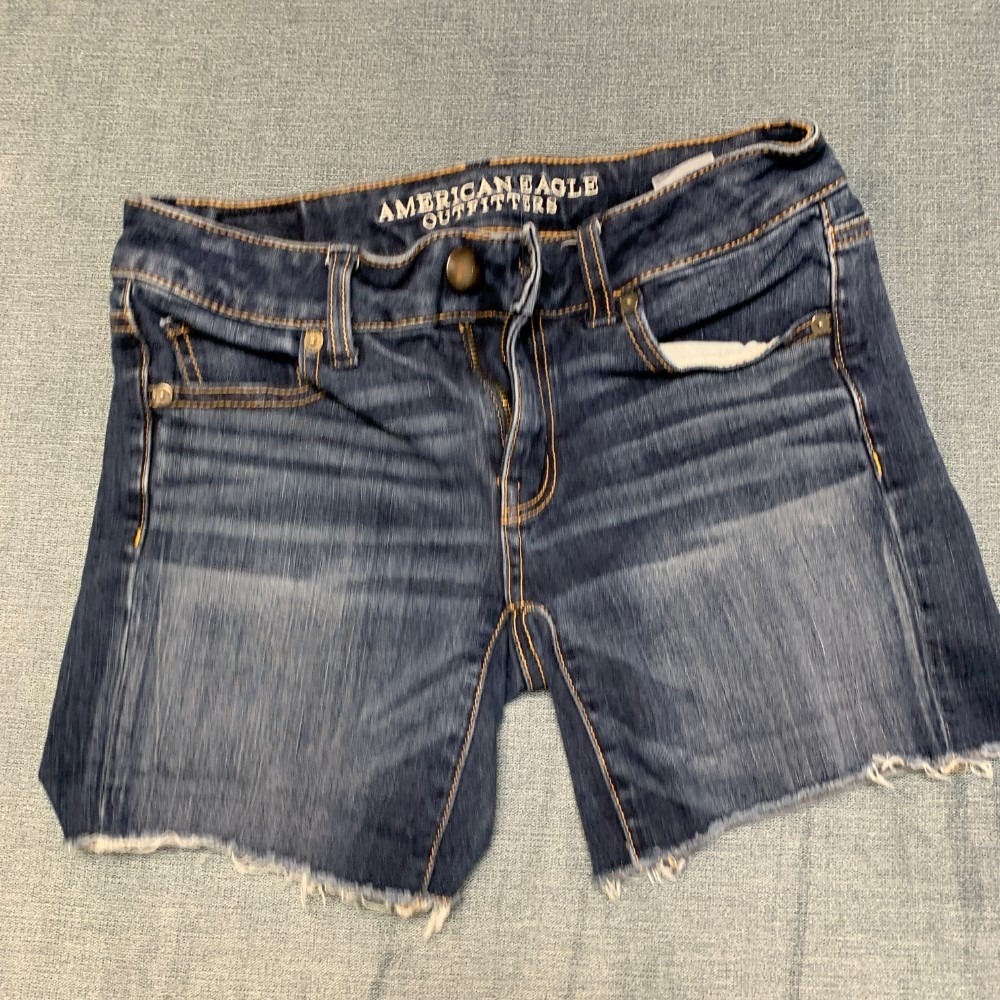 American Eagle Outfitters Midi Denim Shorts Womens 0 Blue Cotton Frayed Hem
